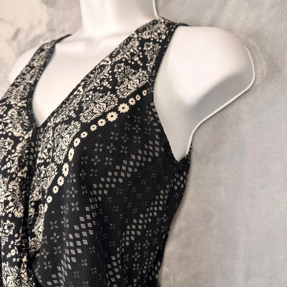 Mossimo Romper Women XS Black Boho Geometric Floral Sleeveless V-Neck Romper